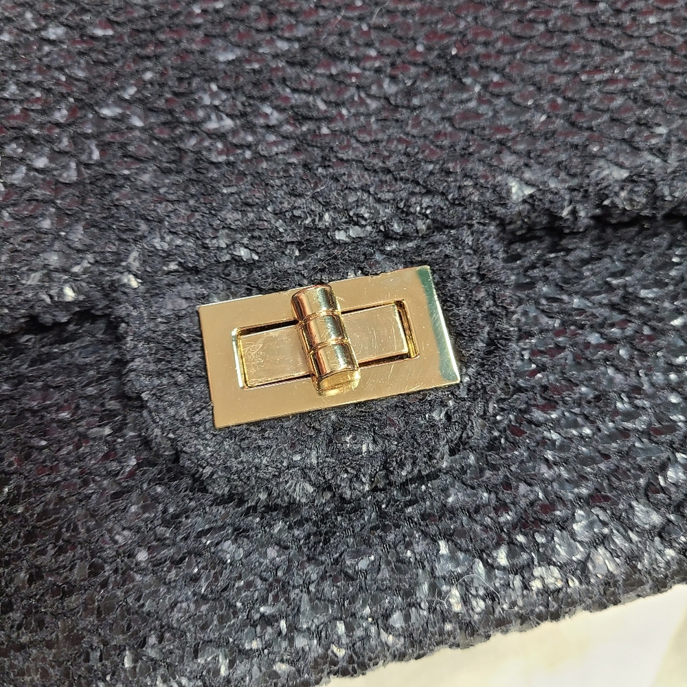 Black and Gold Purse - Picture 2 of 10